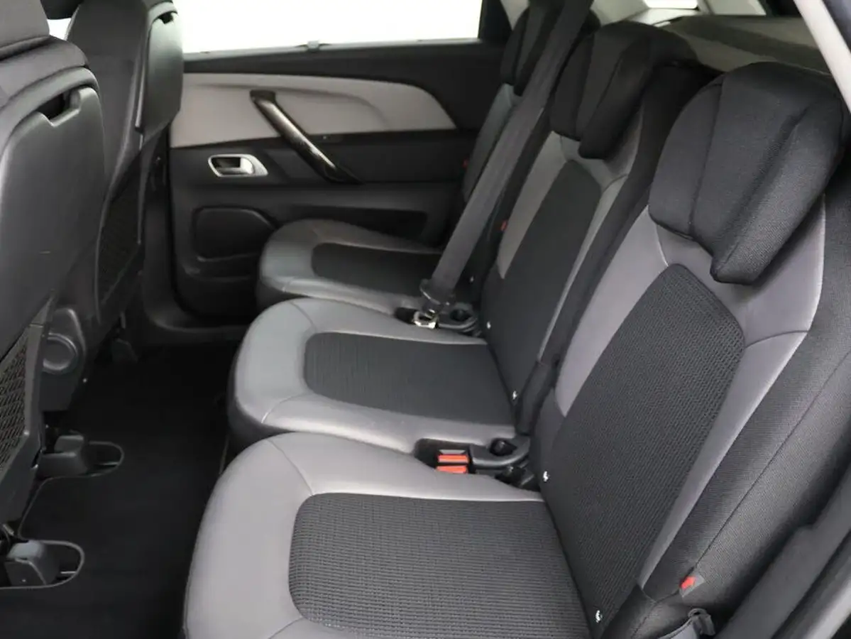 2016-citroen-c4-picasso-16bluehdi-exclusive-eat6-big-22