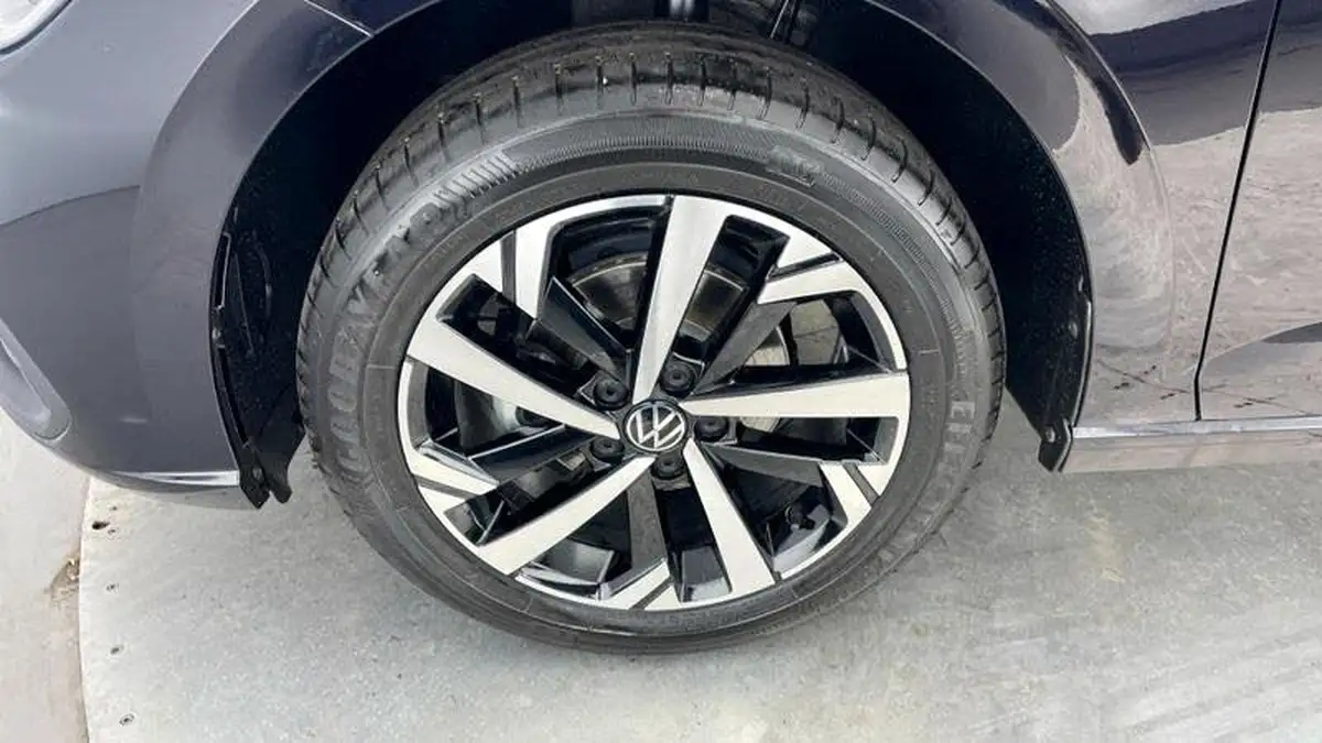 2024-volkswagen-polo-10-life-big-28