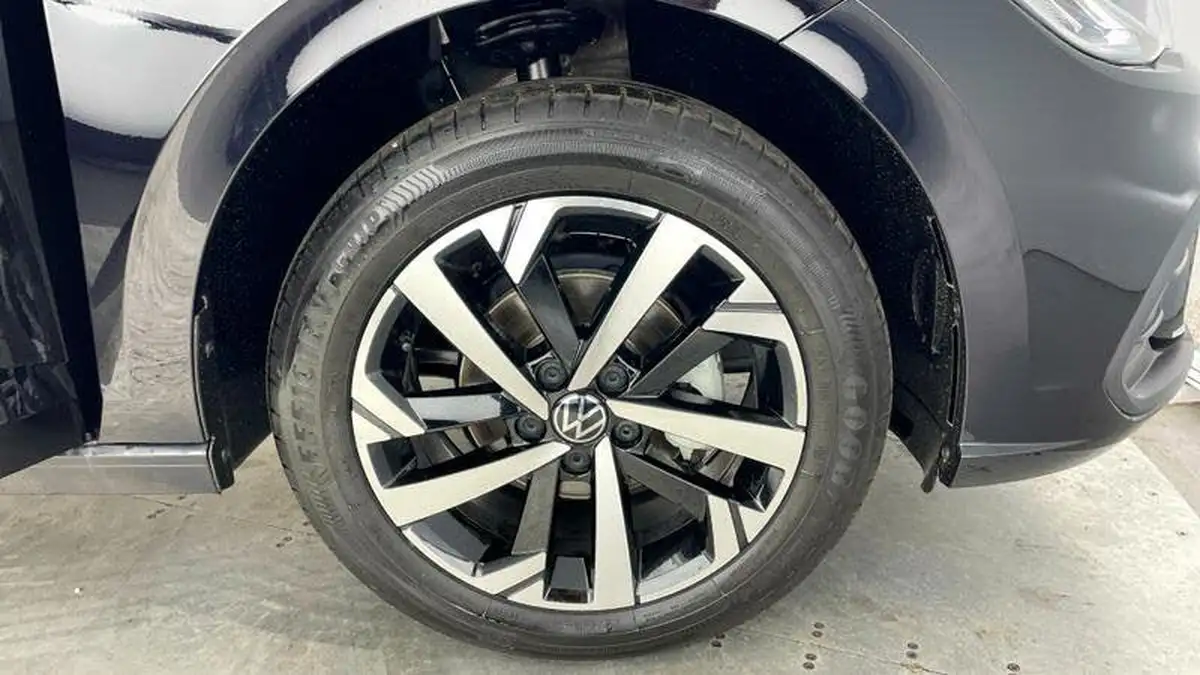 2024-volkswagen-polo-10-life-big-4