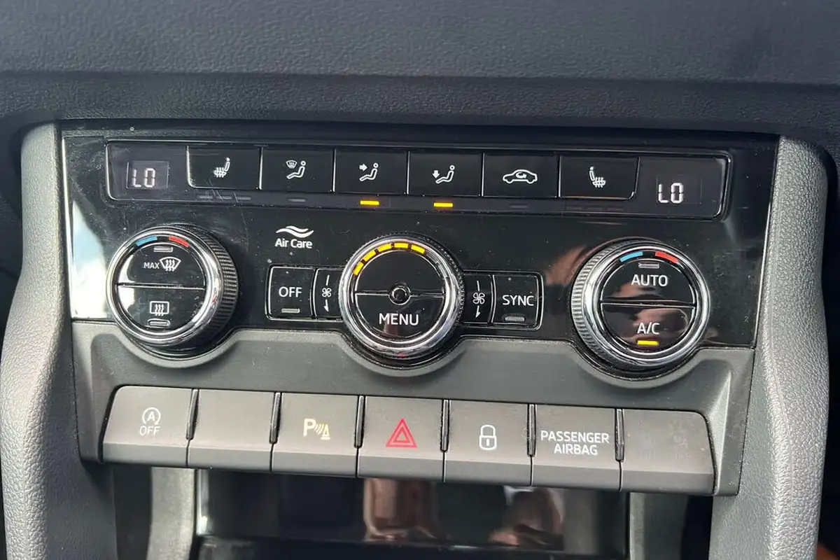 2019-skoda-karoq-15-tsi-se-l-big-27