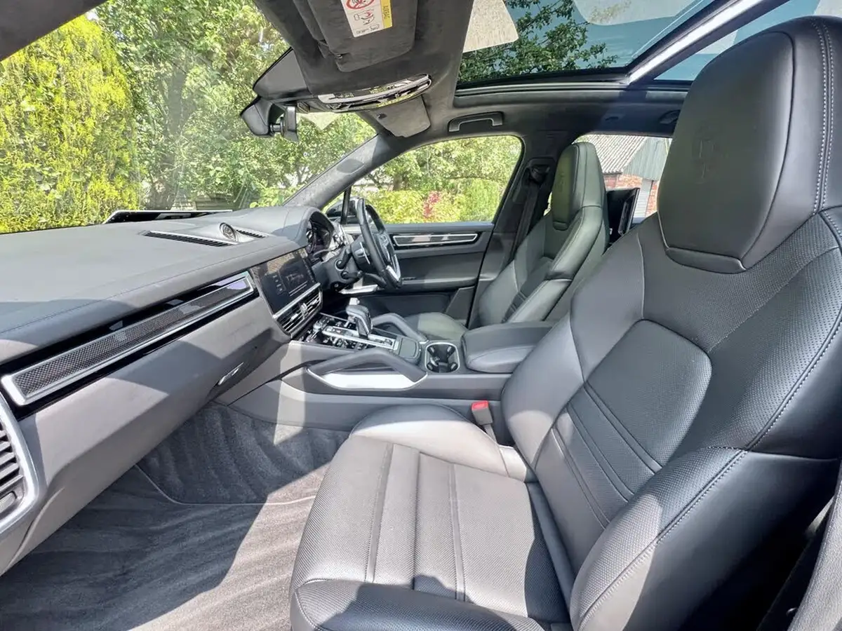 2020-porsche-cayenne-40-v8-turbo-station-wagon-big-9