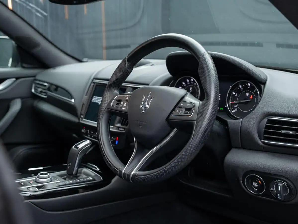 2022-maserati-levante-20-gt-big-14