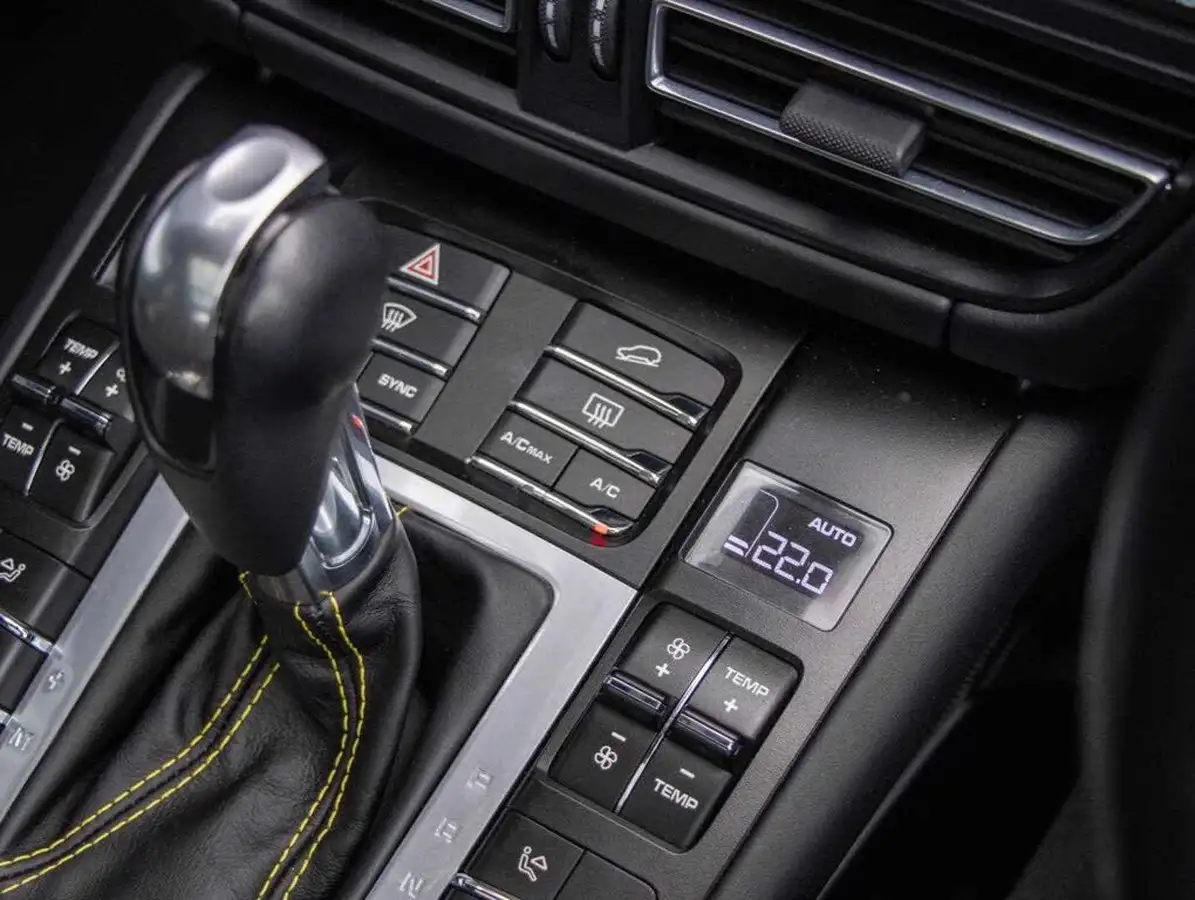 2020-porsche-macan-29-v6-turbo-big-9