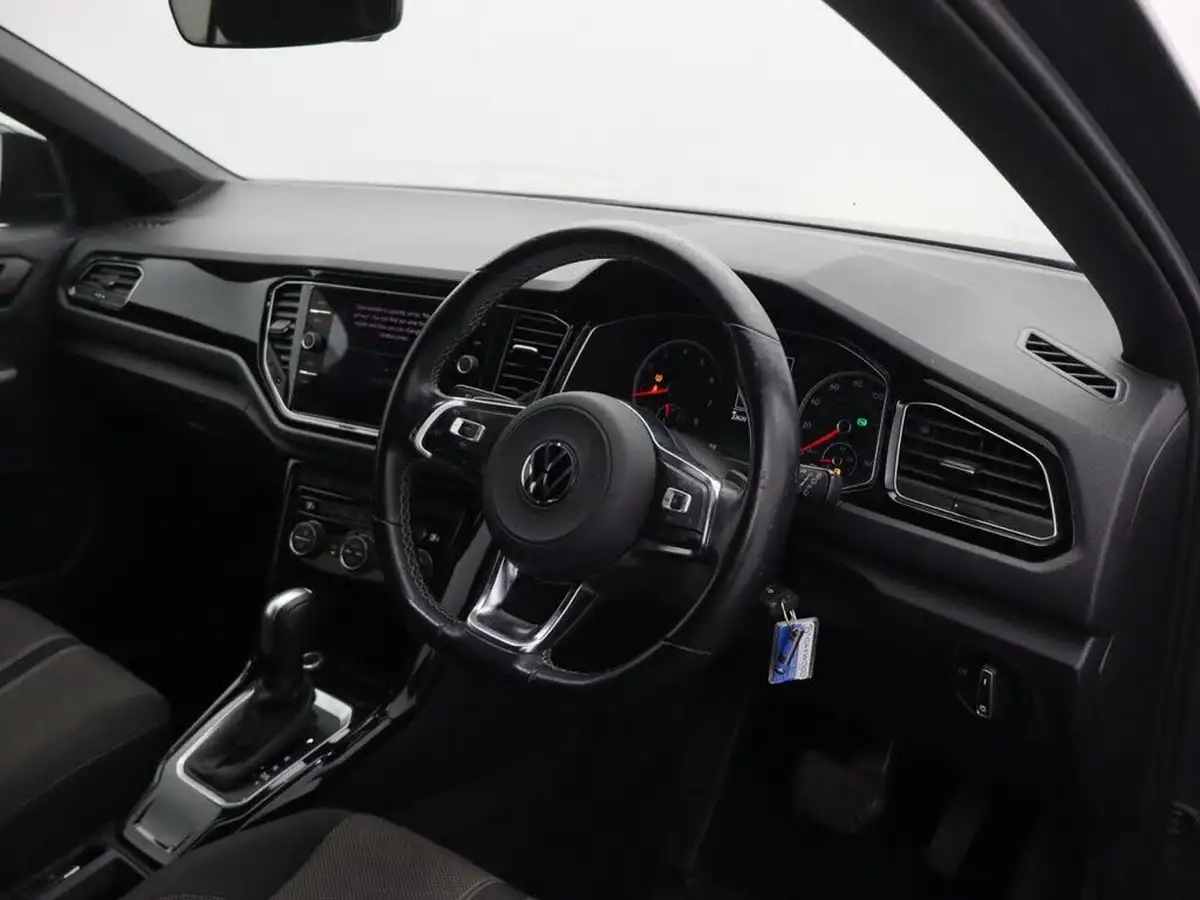 2021-volkswagen-t-roc-15-tsi-black-edition-dsg-big-11