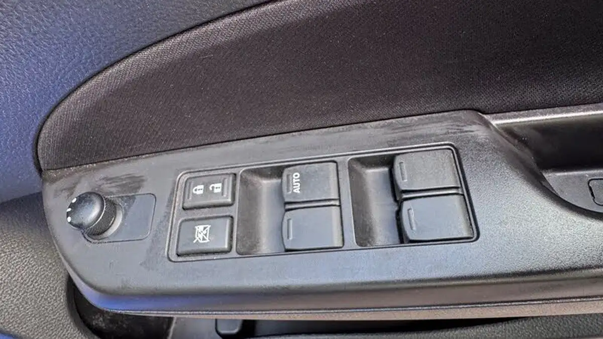 2014-suzuki-swift-12-sz4-94ps-4x4-5d-big-29
