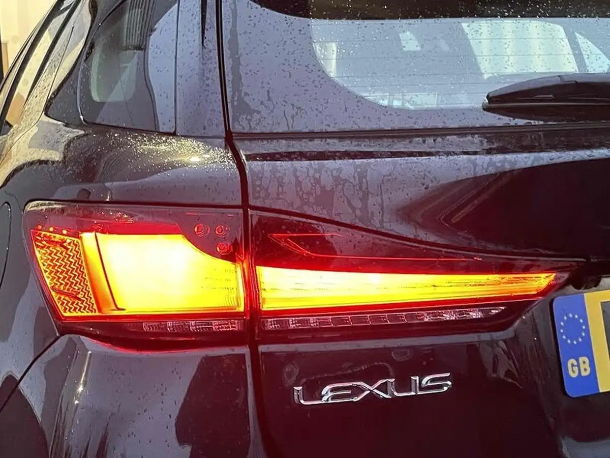 2020-lexus-ct-200h-18-ct-big-12