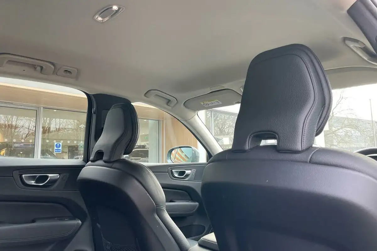 2018-volvo-xc60-20td-d4-momentum-4x4-big-22