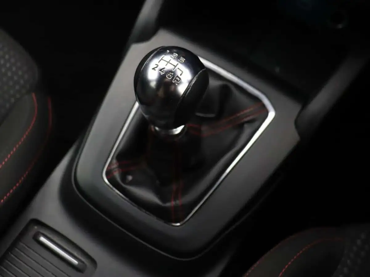 2023-ford-focus-10t-st-line-125ps-estate-big-30
