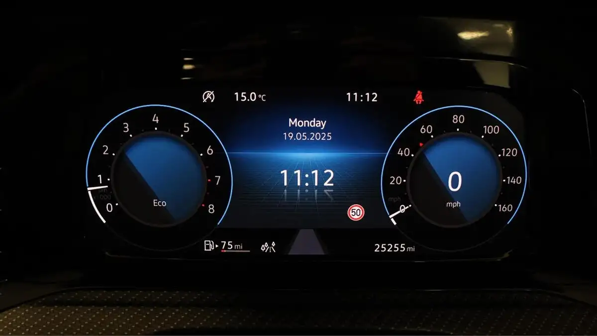 2021-volkswagen-golf-15-tsi-r-line-130ps-hatchback-big-10