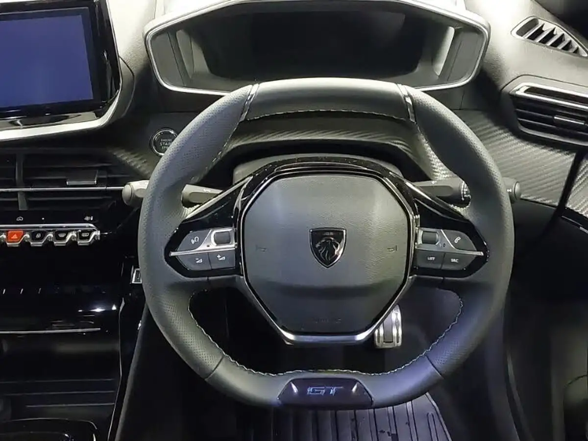 2025-peugeot-2008-suv-e-gt-156ps-54kwh-big-6