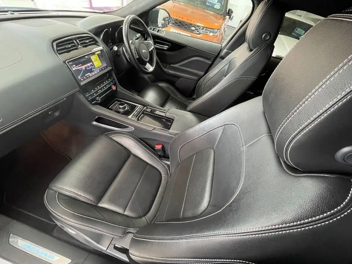 2019-jaguar-f-pace-20-i4d-r-sport-180ps-awd-ss-auto-big-30
