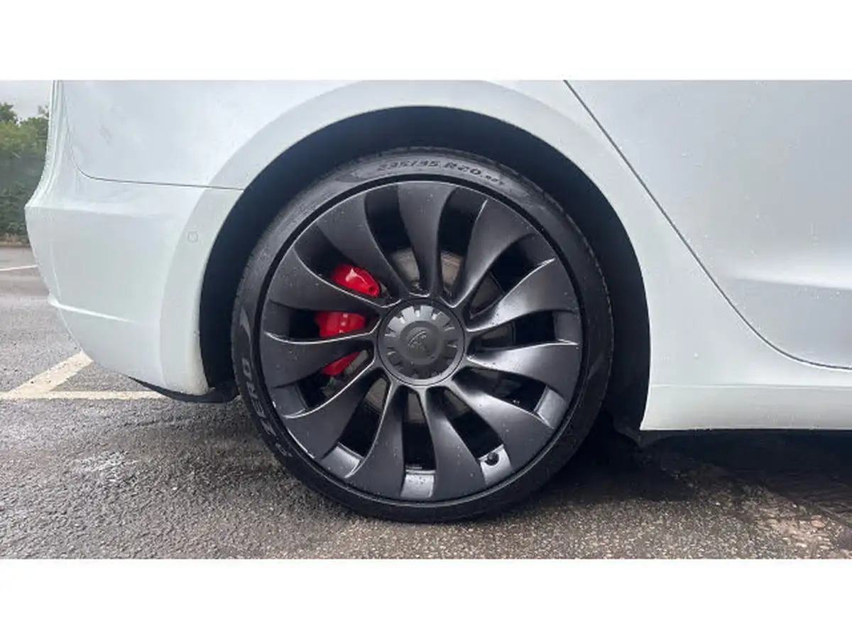 2022-tesla-model-3-e-performance-big-6