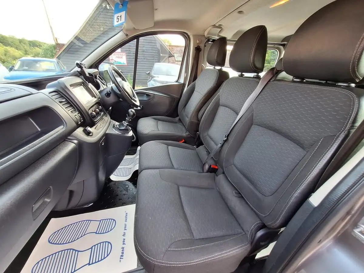 2019-vauxhall-vivaro-16cdti-sportive-2900-l2h1-145pseu6-biturbo-ss-panel-big-10