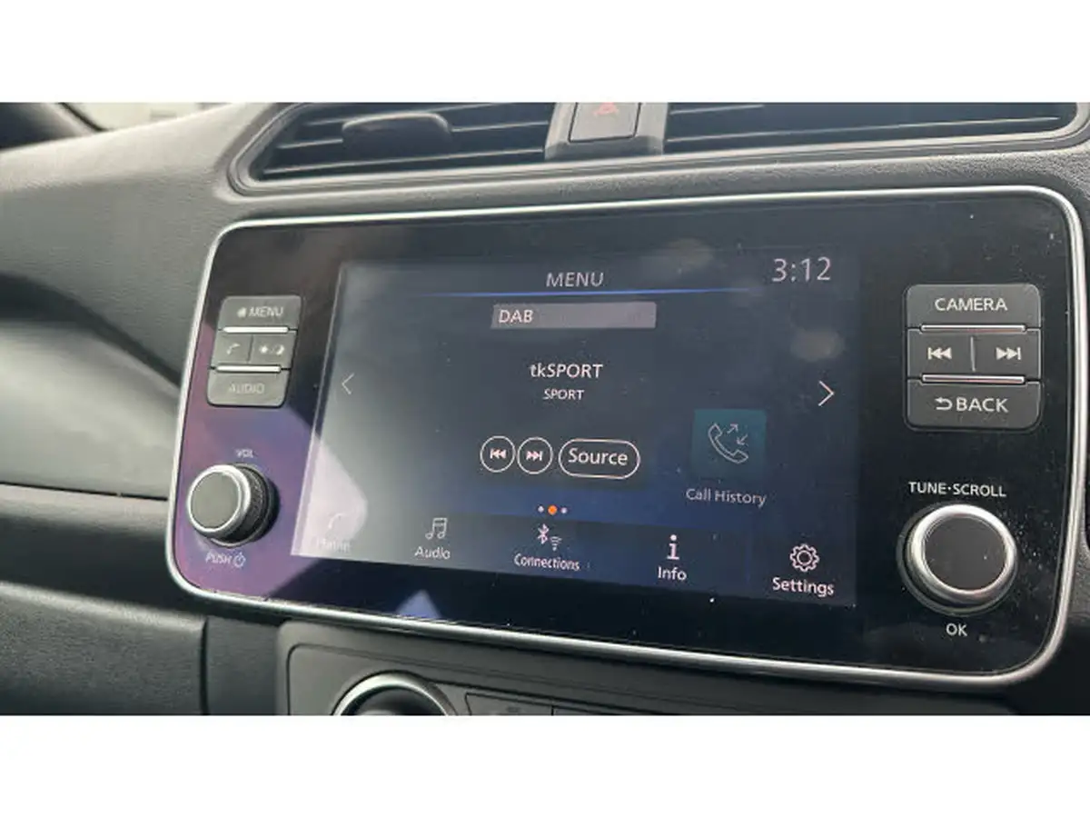 2021-nissan-leaf-e-acenta-big-11