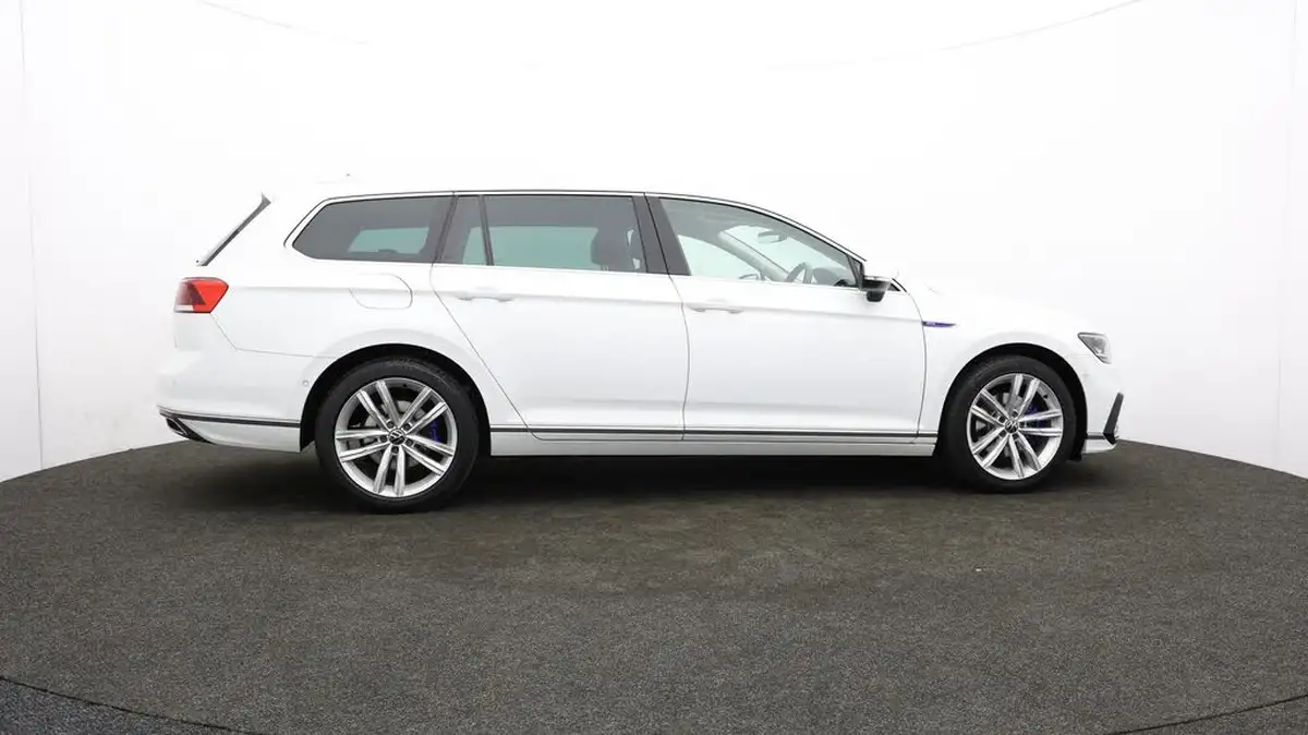 2021-volkswagen-passat-14-tsi-gte-estate-5d-big-40