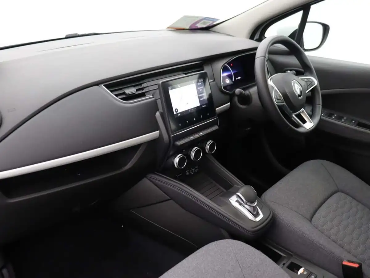 2022-renault-zoe-e-iconic-110ps-r110ev50-rapid-charge-big-10