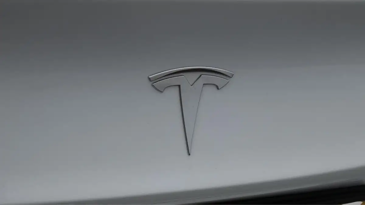 2021-tesla-model-3-e-standard-plus-big-34