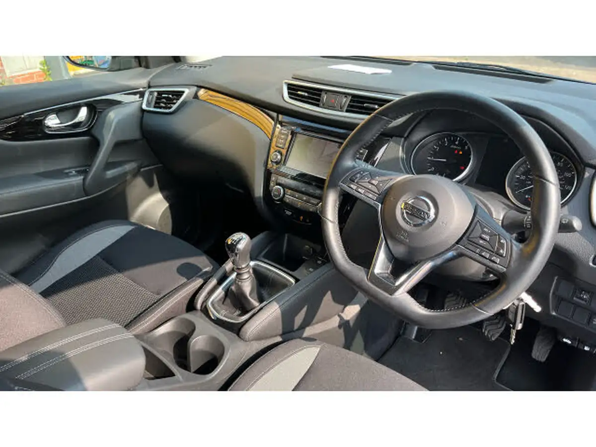 2019-nissan-qashqai-13-dig-t-acenta-premium-140ps-big-10