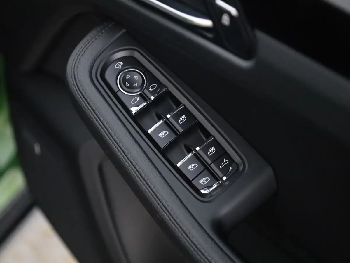 2019-porsche-macan-30-v6-s-big-29