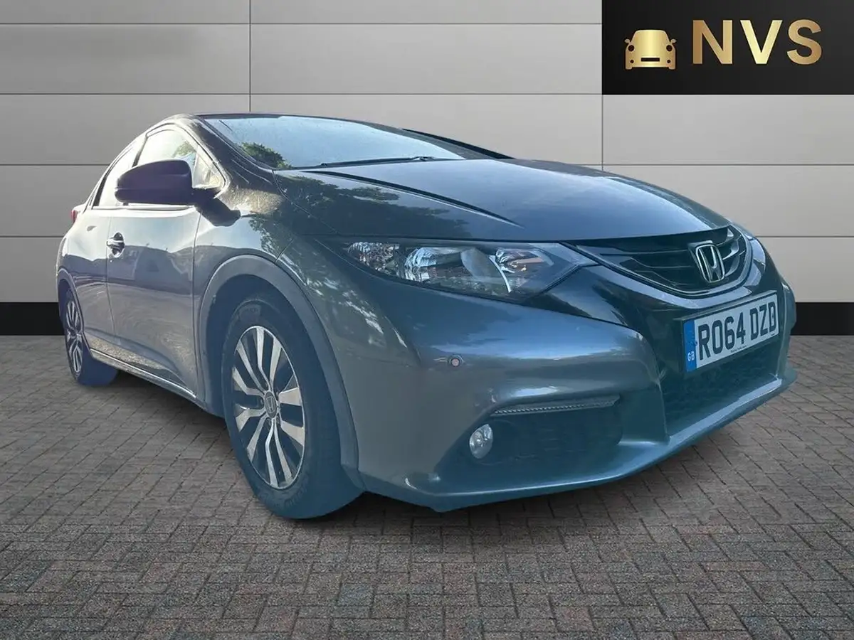 2014-honda-civic-16td-se-plus-hatchback-big-0