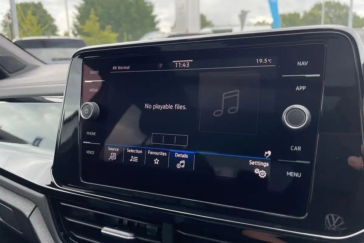 2025-volkswagen-t-roc-20tdi-r-line-4motion-big-47