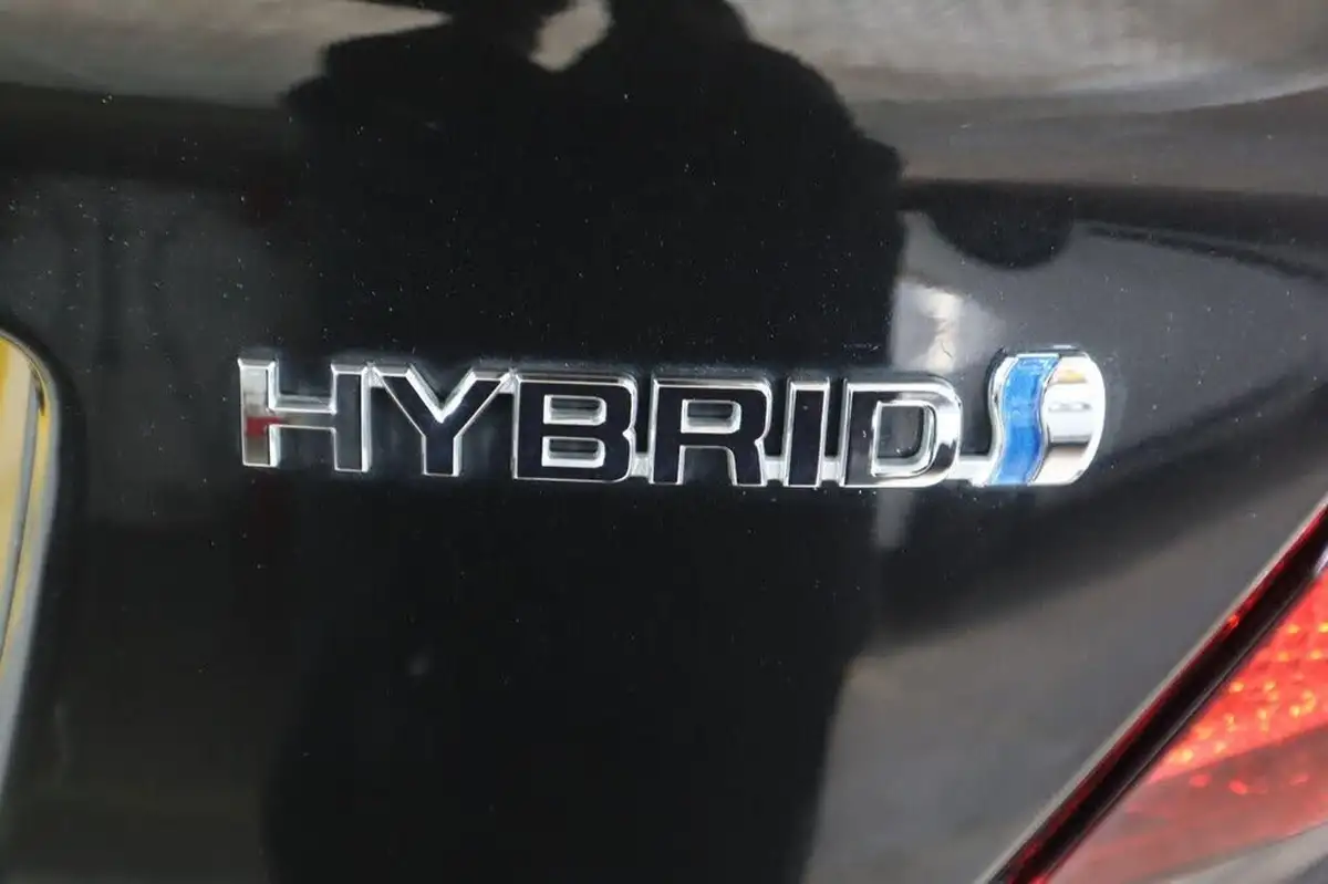 2021-toyota-c-hr-18-vvt-i-design-big-44