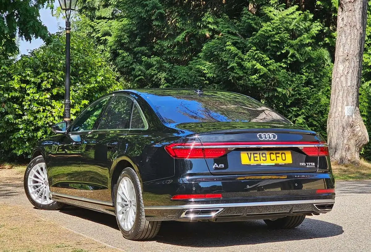 2019-audi-a8-30-55-tfsi-l-s-line-big-8