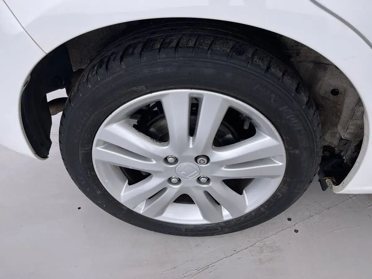 2013-honda-jazz-14-es-plus-big-22