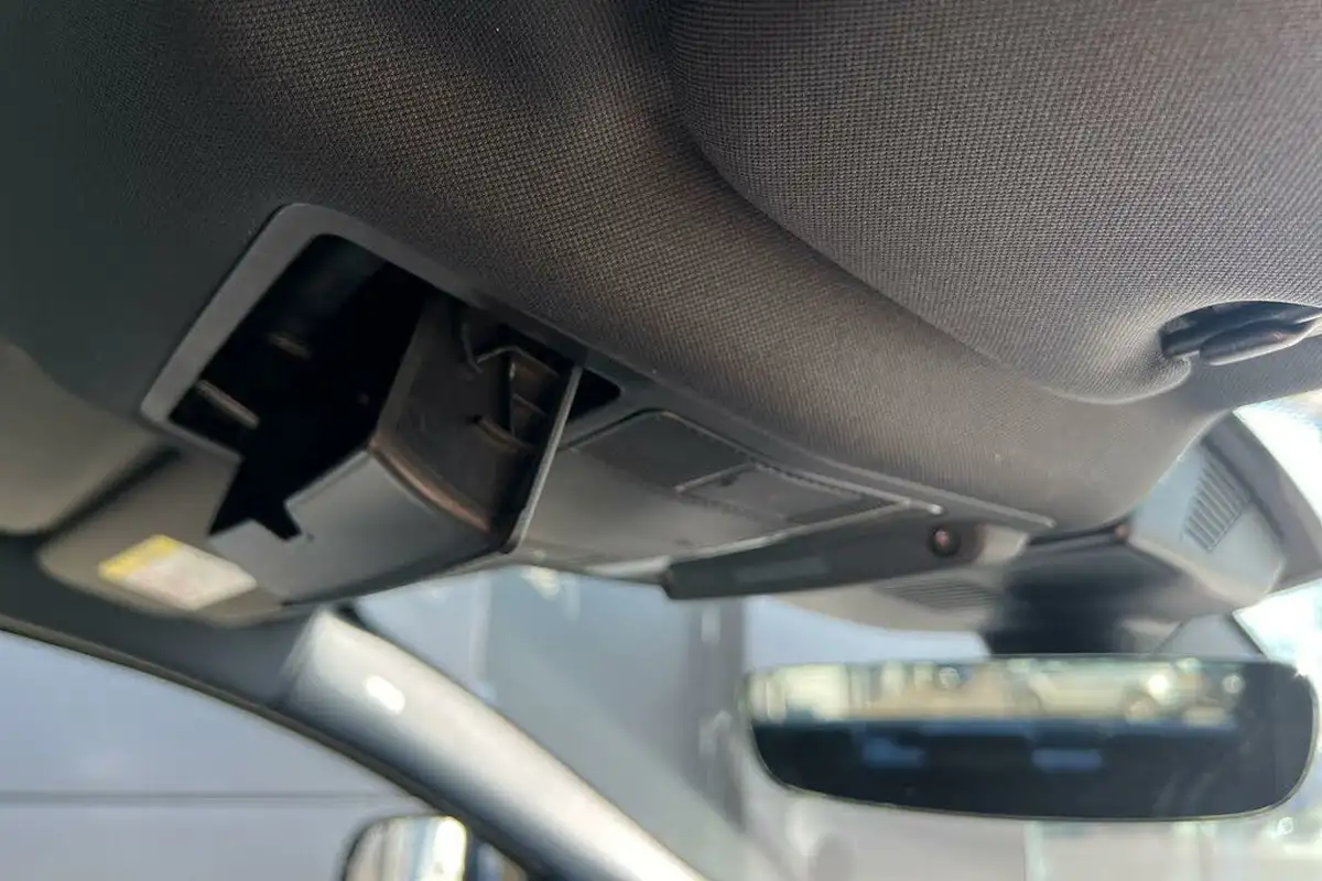 2020-jaguar-xe-20d-r-dynamic-s-big-40