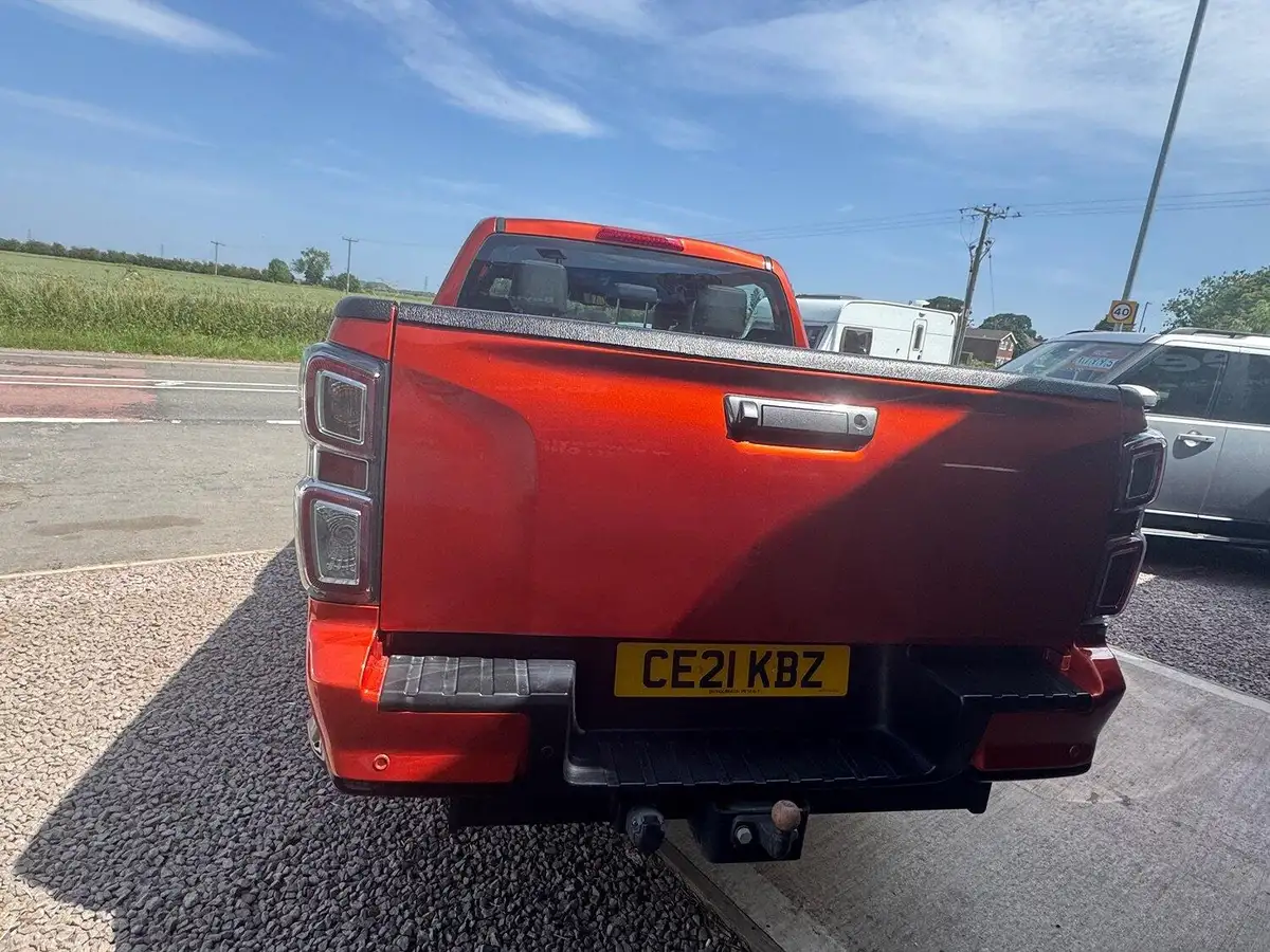 2021-isuzu-d-max-19td-v-cross-auto-big-10