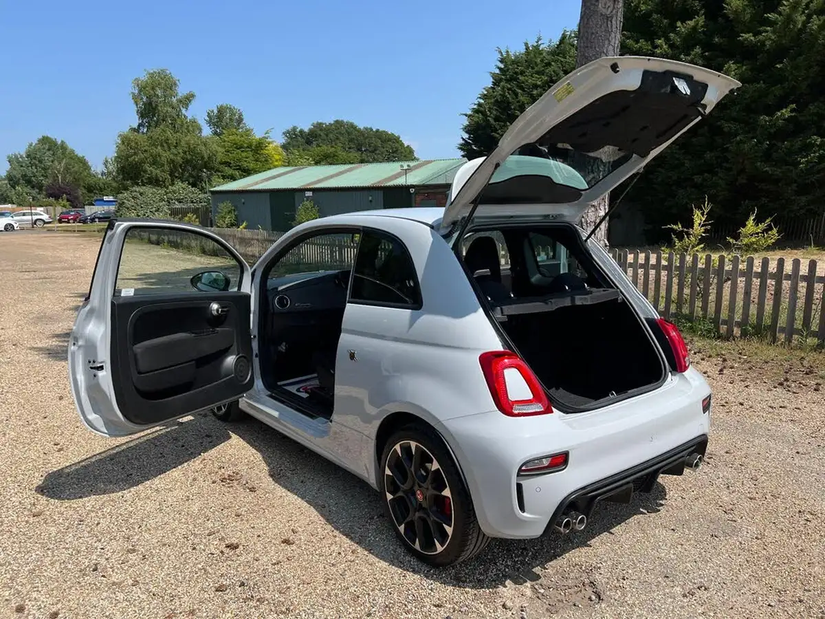 2022-abarth-595-14-tjet-competizione-big-8