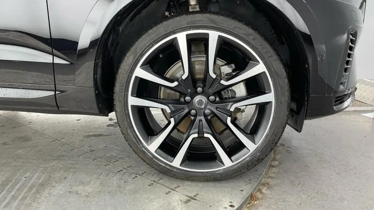 2024-volvo-xc60-20-t8-ultimate-dark-big-4