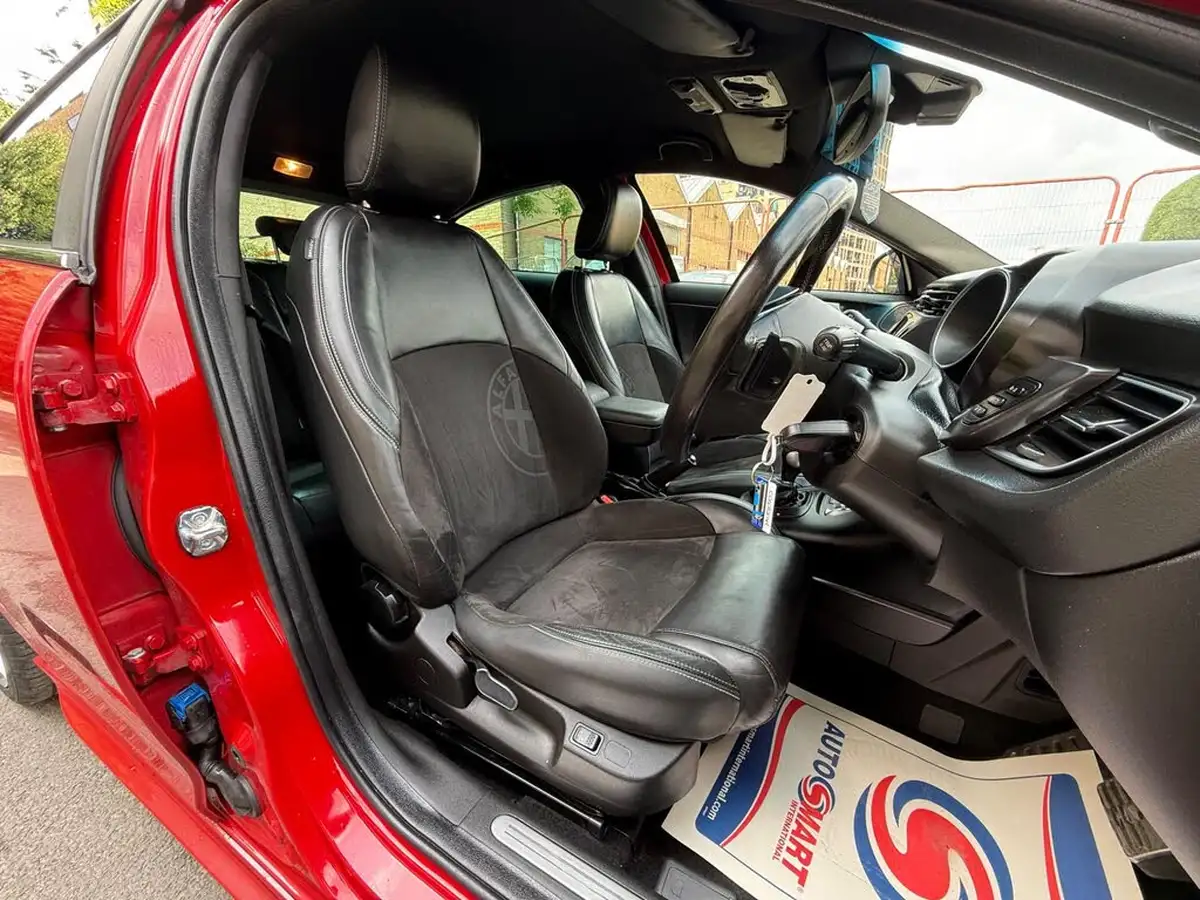 2015-alfa-romeo-giulietta-20jtdm-2-qv-line-175bhp-alfa-tct-big-2