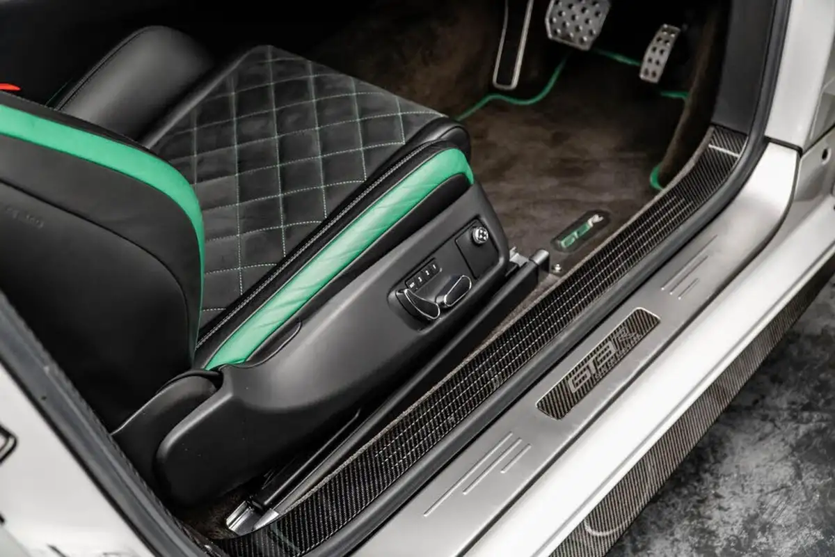 2015-bentley-continental-40-gt3-r-big-39