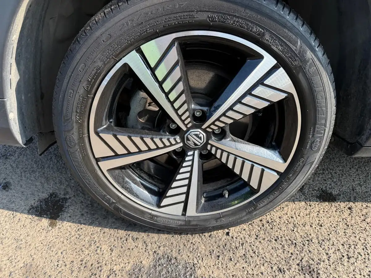 2021-mg-zs-suv-e-exclusive-ev-big-8