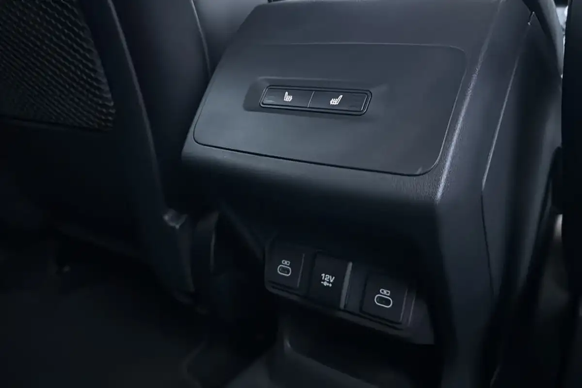 2024-jaguar-i-pace-ev400-r-dynamic-hse-black-big-20