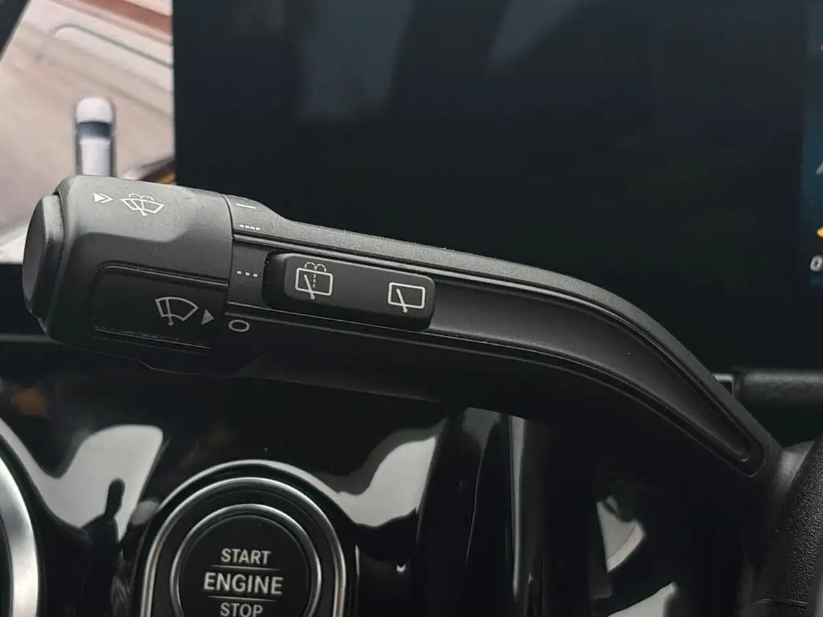 2022-mercedes-benz-gla-class-13-gla-180-sport-executive-big-28