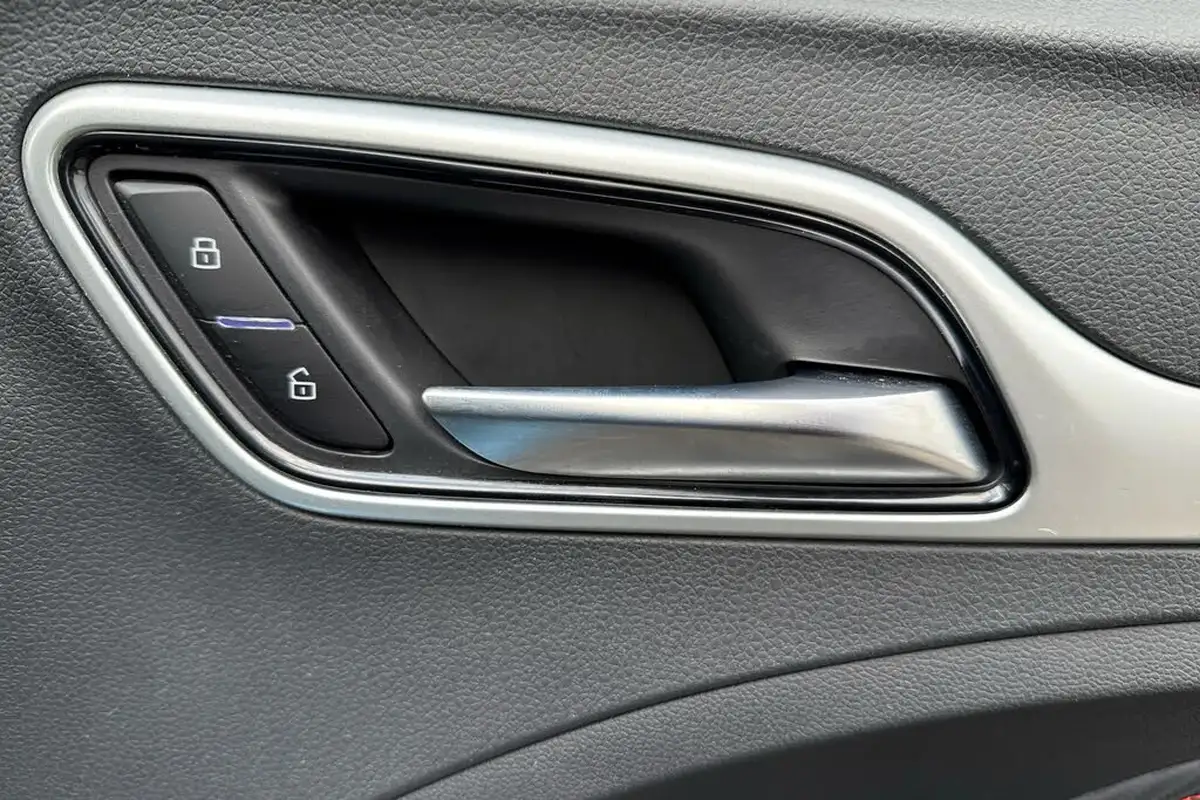 2024-mg-zs-suv-10t-gdi-exclusive-big-17