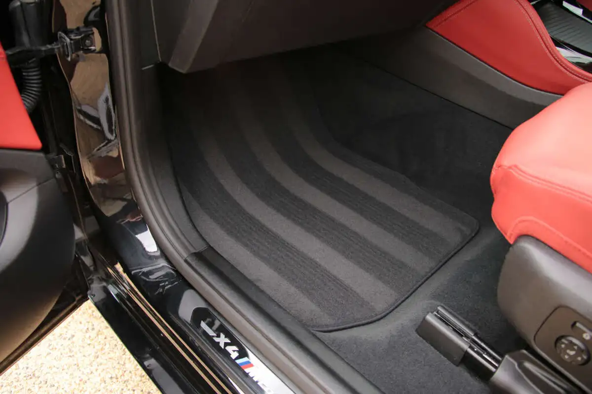 2021-bmw-x4-30-m-competition-sport-big-15