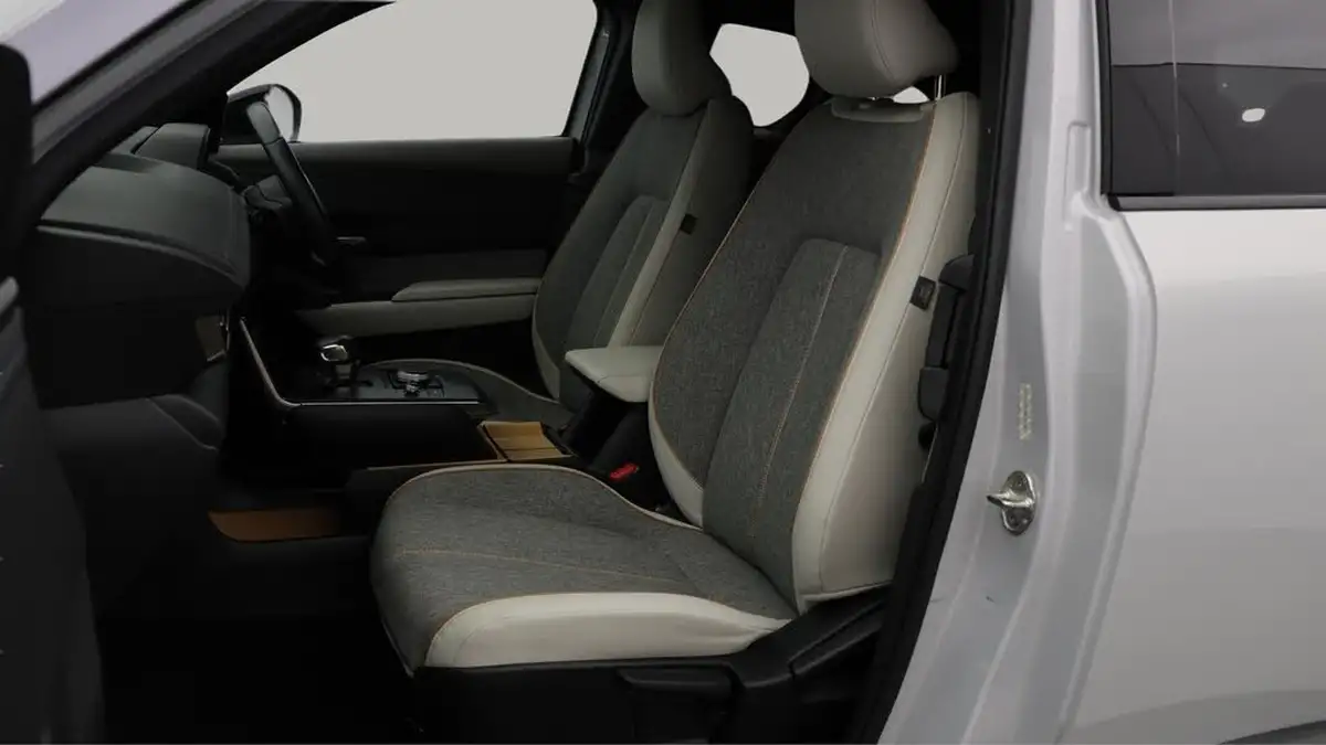 2021-mazda-mx-30-e-first-edition-big-14