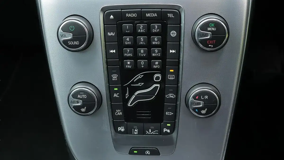 2019-volvo-v40-15-t3-inscription-big-12