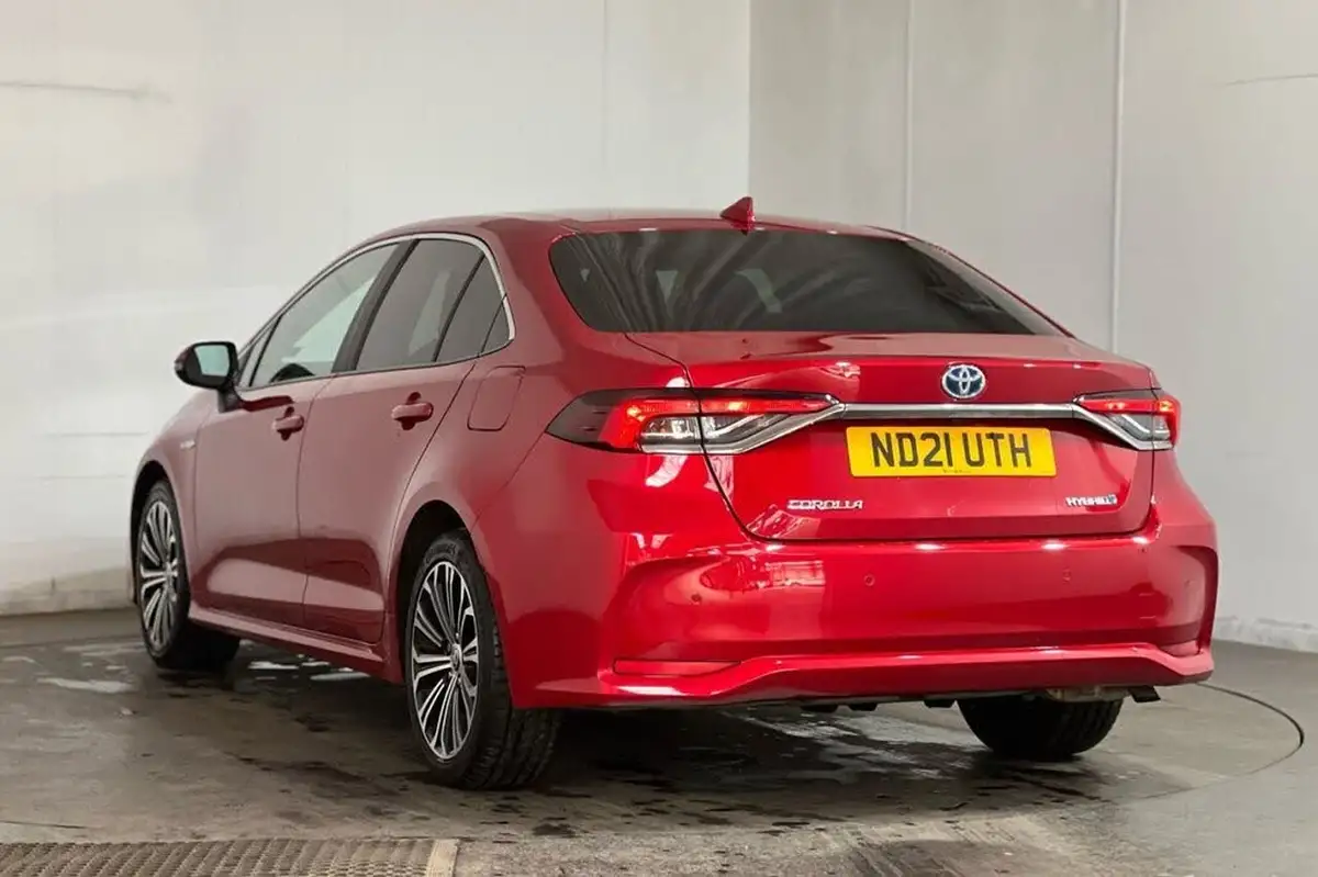 2021-toyota-corolla-18-vvt-i-design-saloon-4d-big-23
