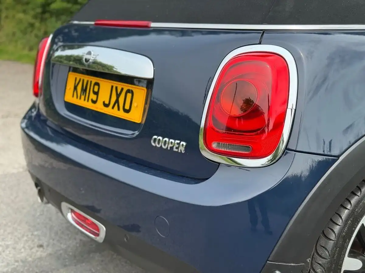 2019-mini-cooper-15-cooper-exclusive-134bhp-ss-convertible-2d-auto-big-29