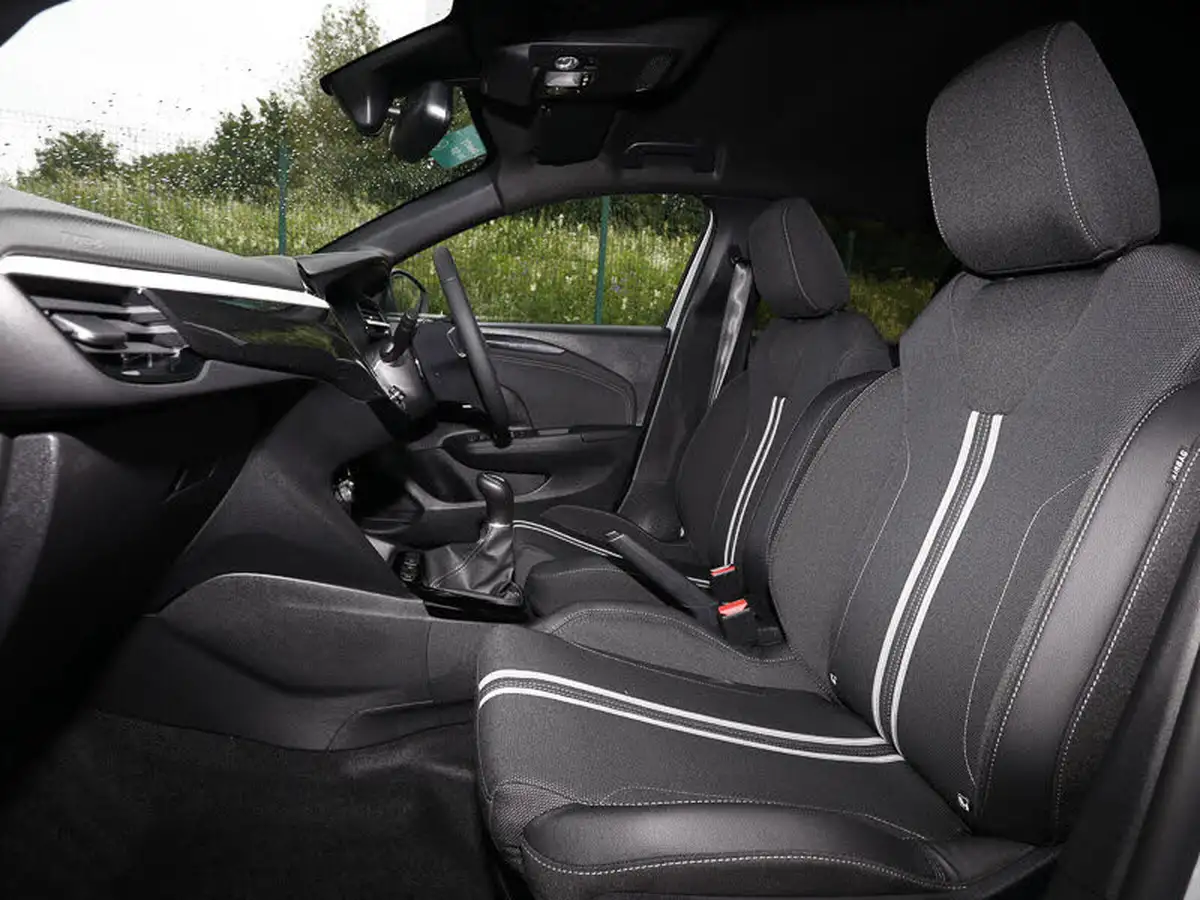 2025-vauxhall-corsa-12-turbo-gs-100ps-big-15
