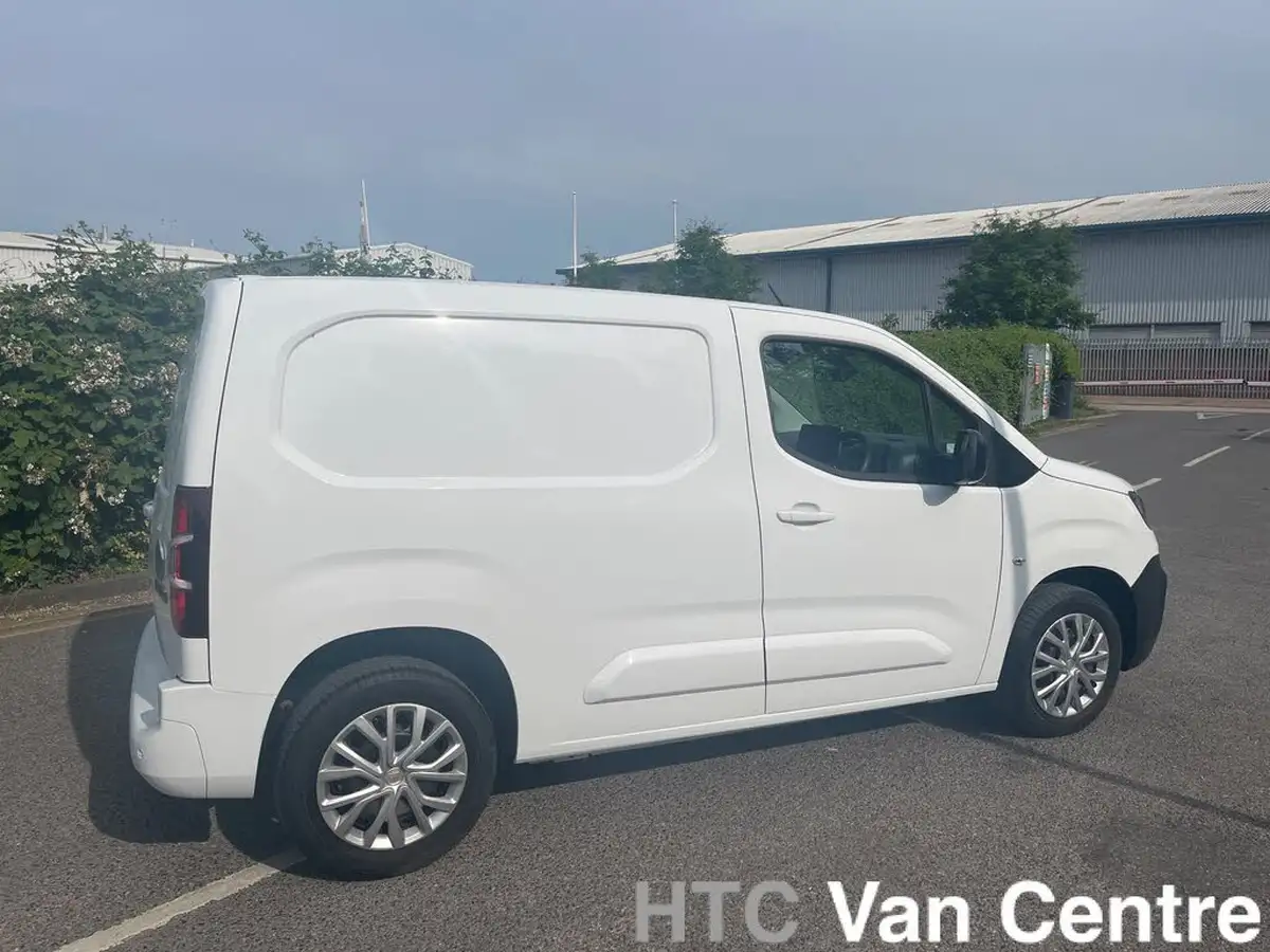 2023-fiat-doblo-15bluehdi-primo-l1h1-swb-100bhpeu6d-swb-1000kg-big-2