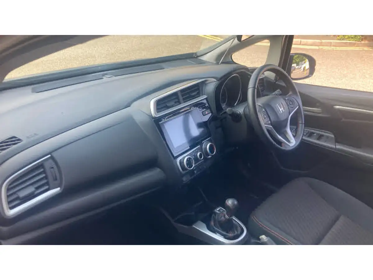 2019-honda-jazz-15-i-vtec-sport-navi-big-1