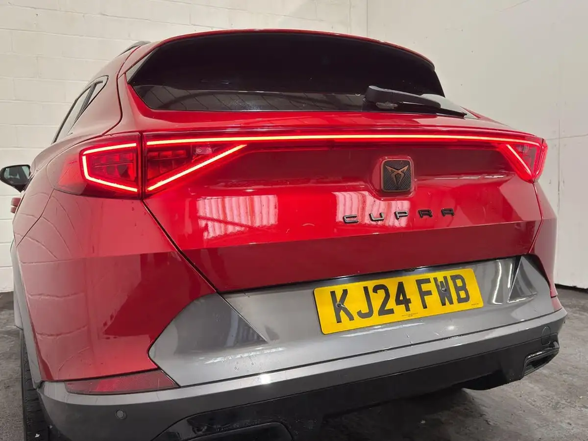 2024-cupra-formentor-14-e-hybrid-v1-big-8