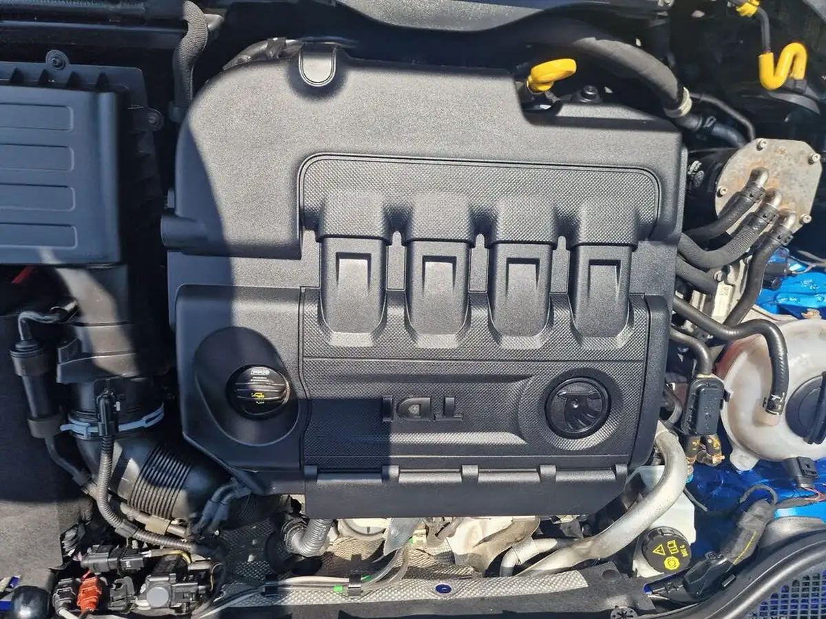 2015-skoda-octavia-20tdi-se-l-estate-big-52