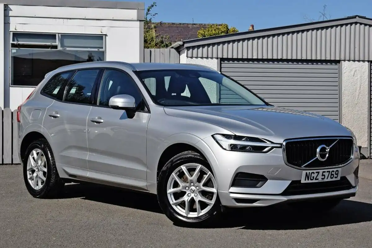2017-volvo-xc60-20td-d4-momentum-geartronic-big-0