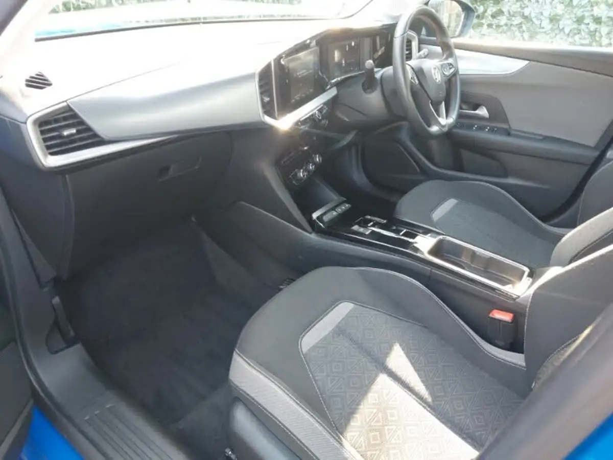 2021-vauxhall-mokka-e-se-premium-big-4